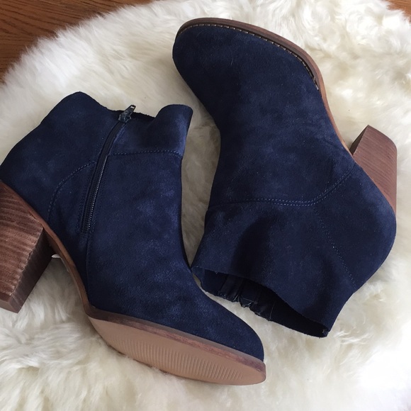 Sole Society Shoes - 1 Hour Sale ♥️Navy Suede Booties